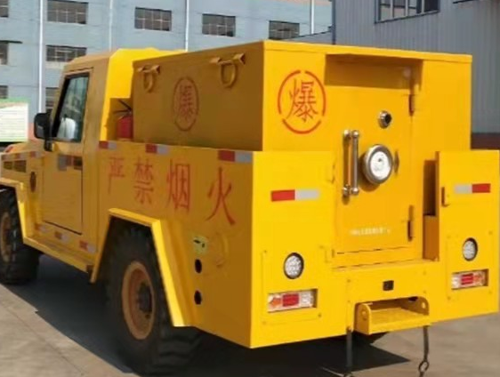 镇原凯龙爆破器材运输车：保障爆破任务的安全运行